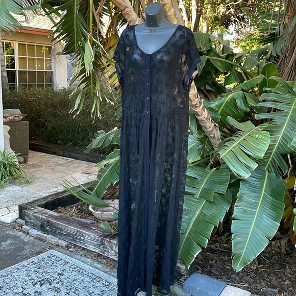 Torrid, sheer floral, maxi dress or duster - Picture 4 of 7